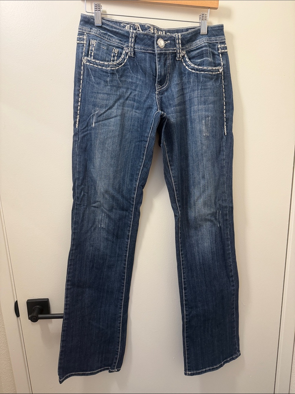 Women’s Boot-Cut Jeans in Dark Blue Wash